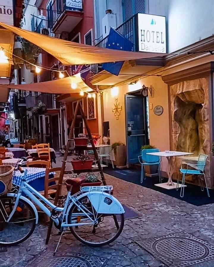 Hotel Darsena Поцуоли Екстериор снимка